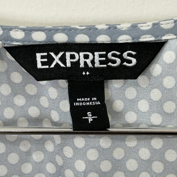 EXPRESS Satiny Polkadot Blouse SP Bluish Gray White 1/4 Zip V-Neck Cap Sleeve - Picture 4 of 9